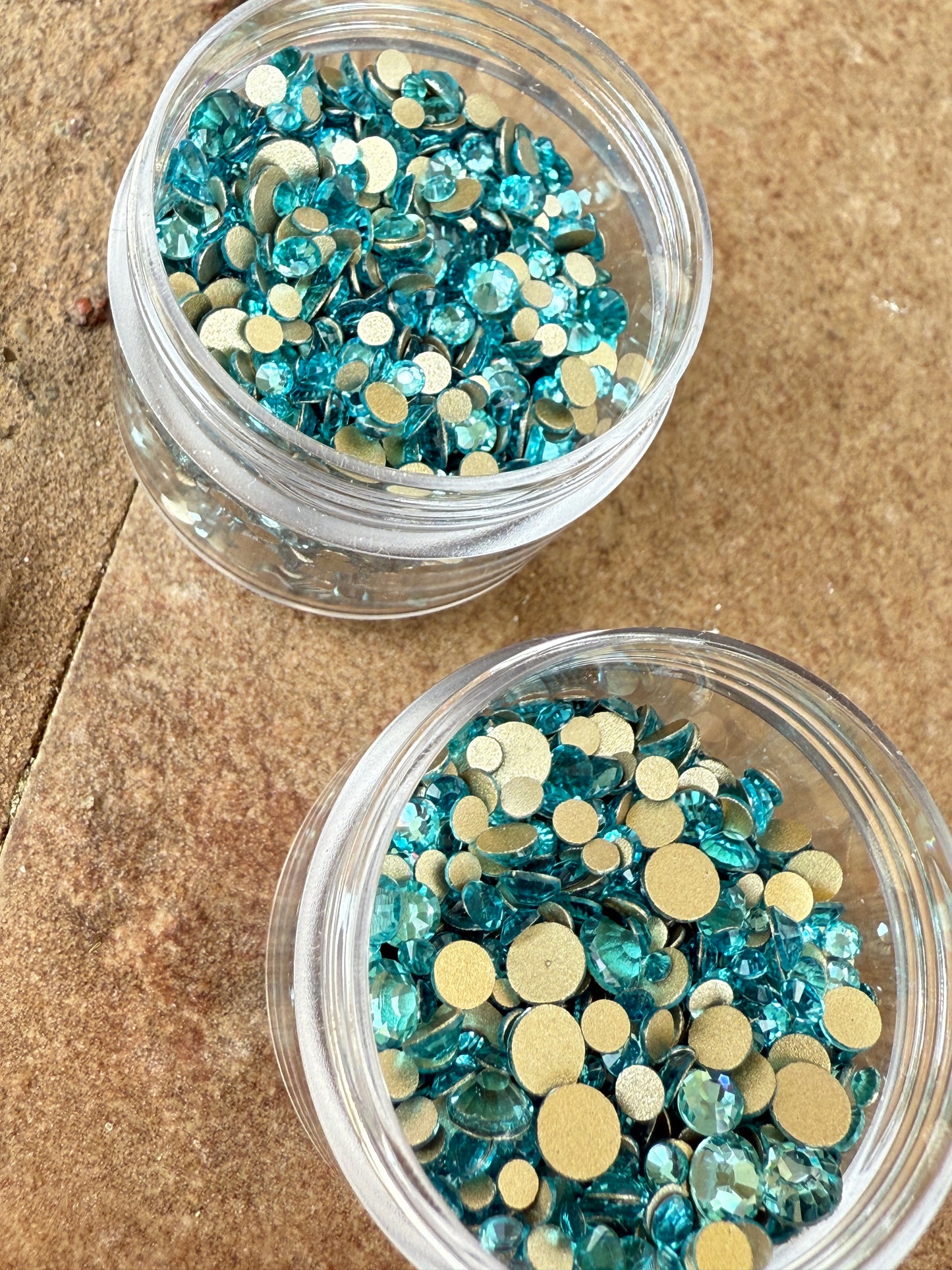 Aqua Blue silver/Gold Bottom Glass Rhinestone (2,800 Pieces)