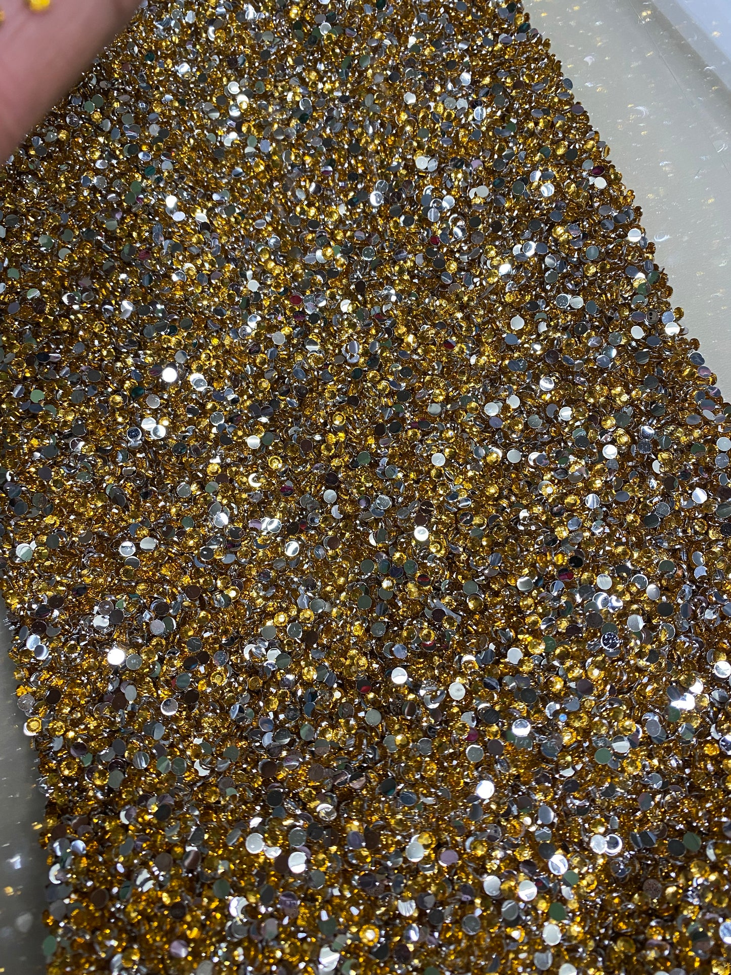 Topaz Gold Resin Rhinestones