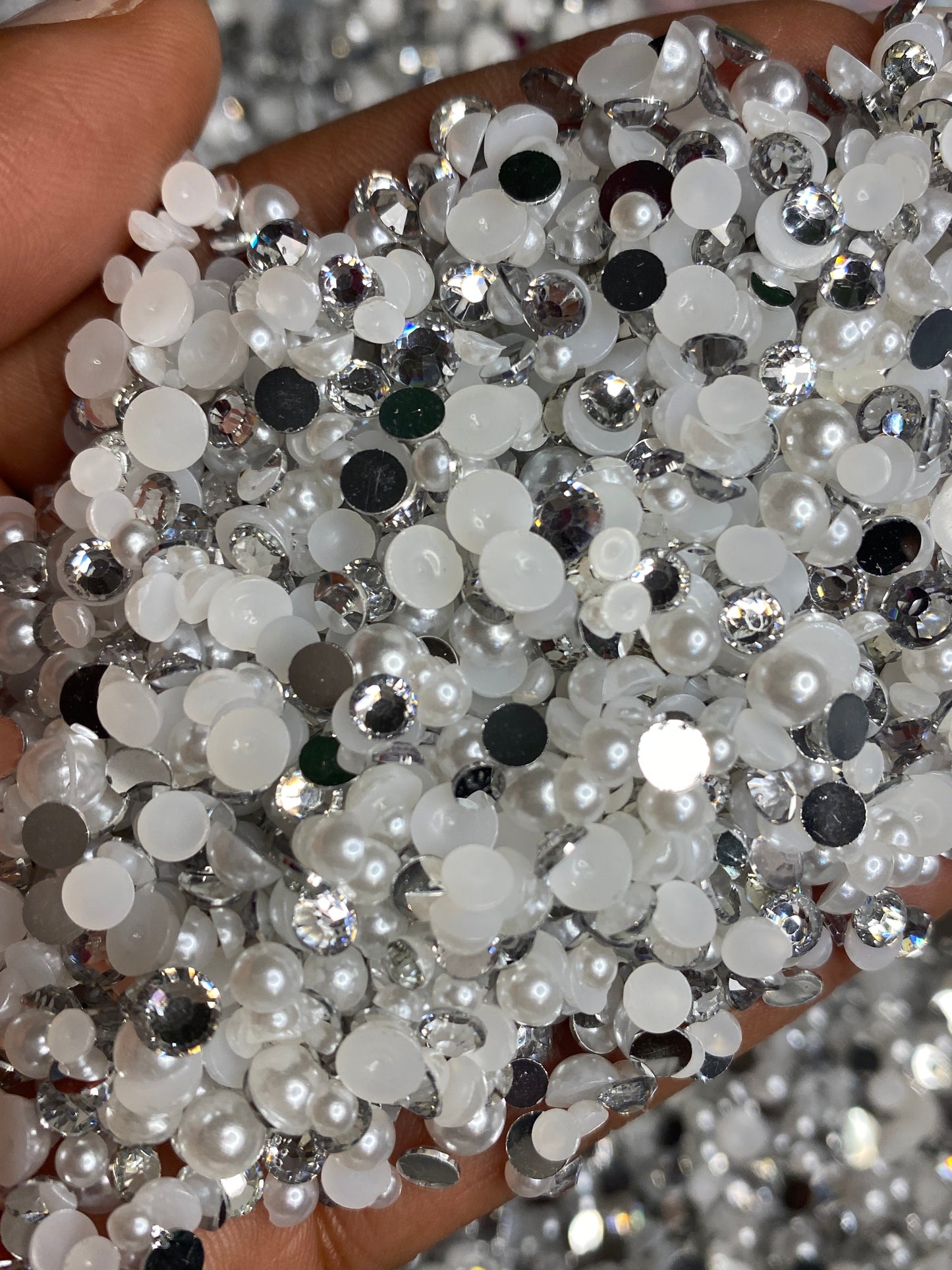 White Queen Rhinestone & Pearl Mix 30gram