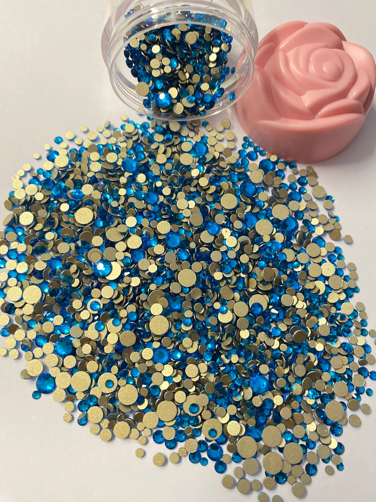 Blue Zircon Gold Bottom Glass Rhinestone (2,800 Pieces) 🌺Sept 🌺 New Arrival