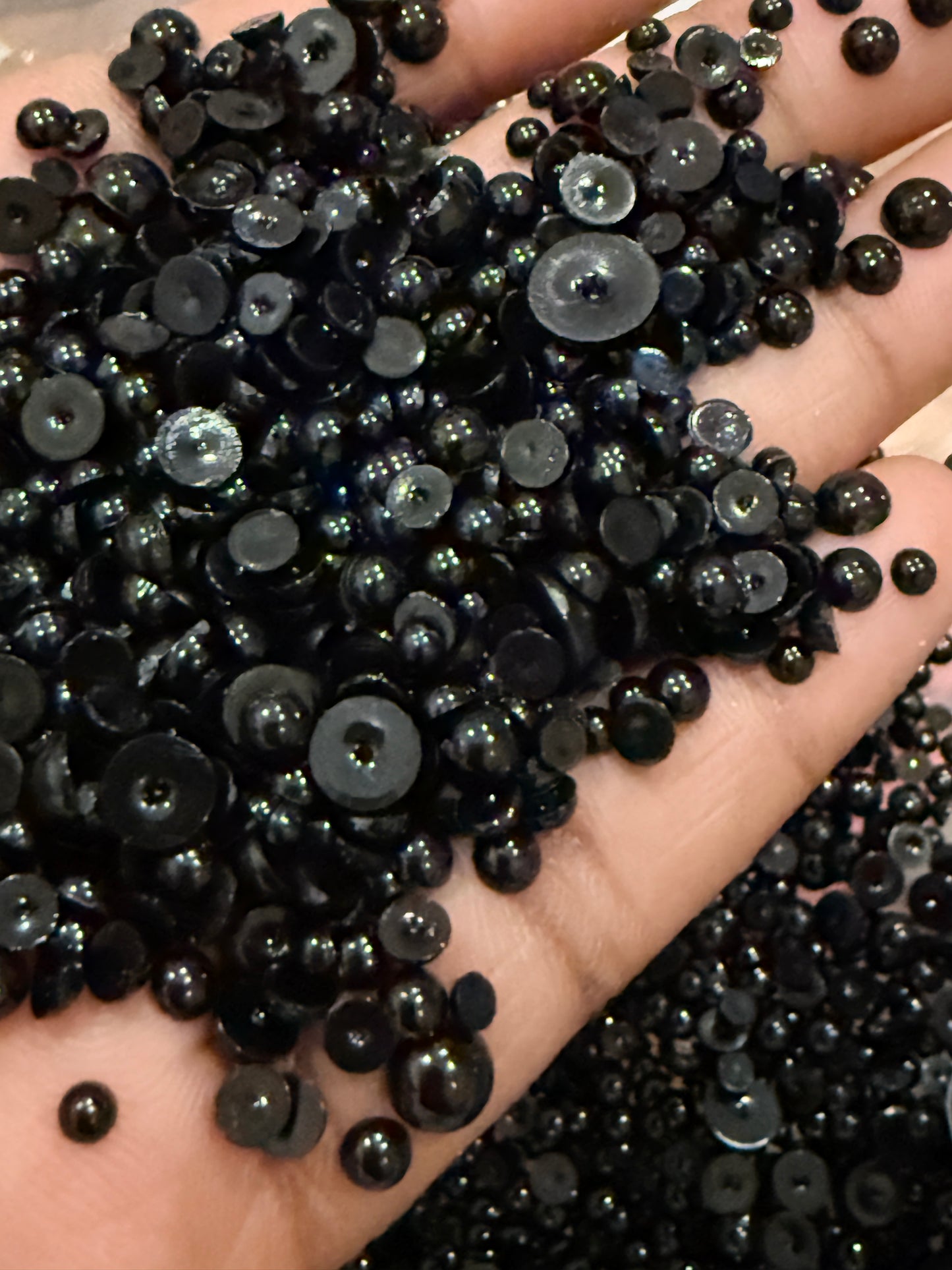 Black non- ab Pearl (Mix Size) 800 Pieces