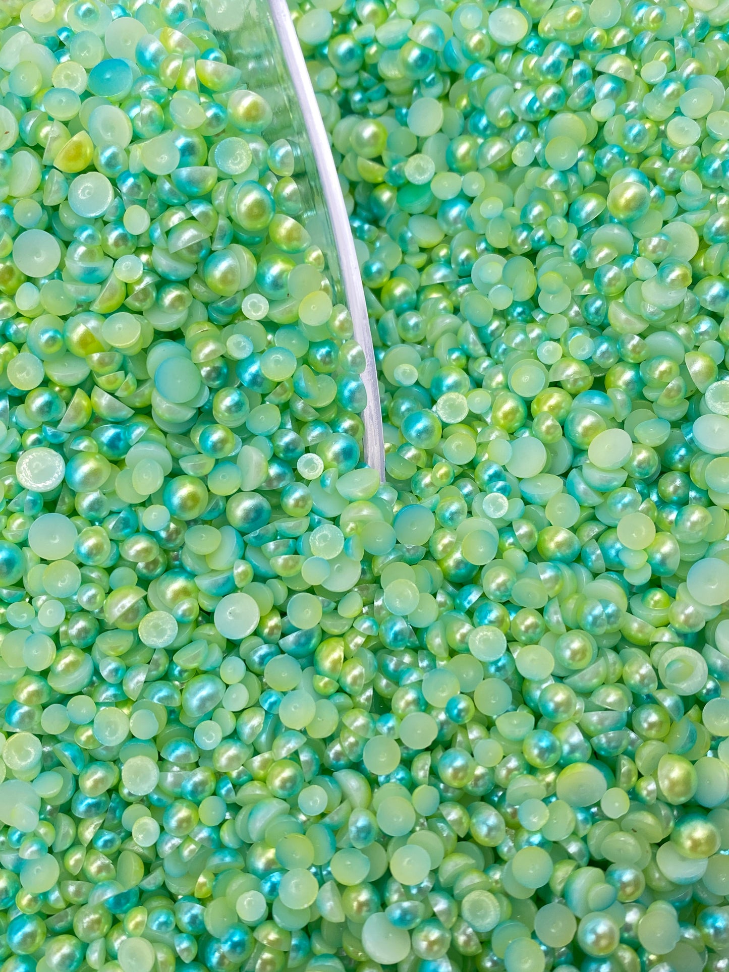 Green Rainbow Pearl (Mix Size)