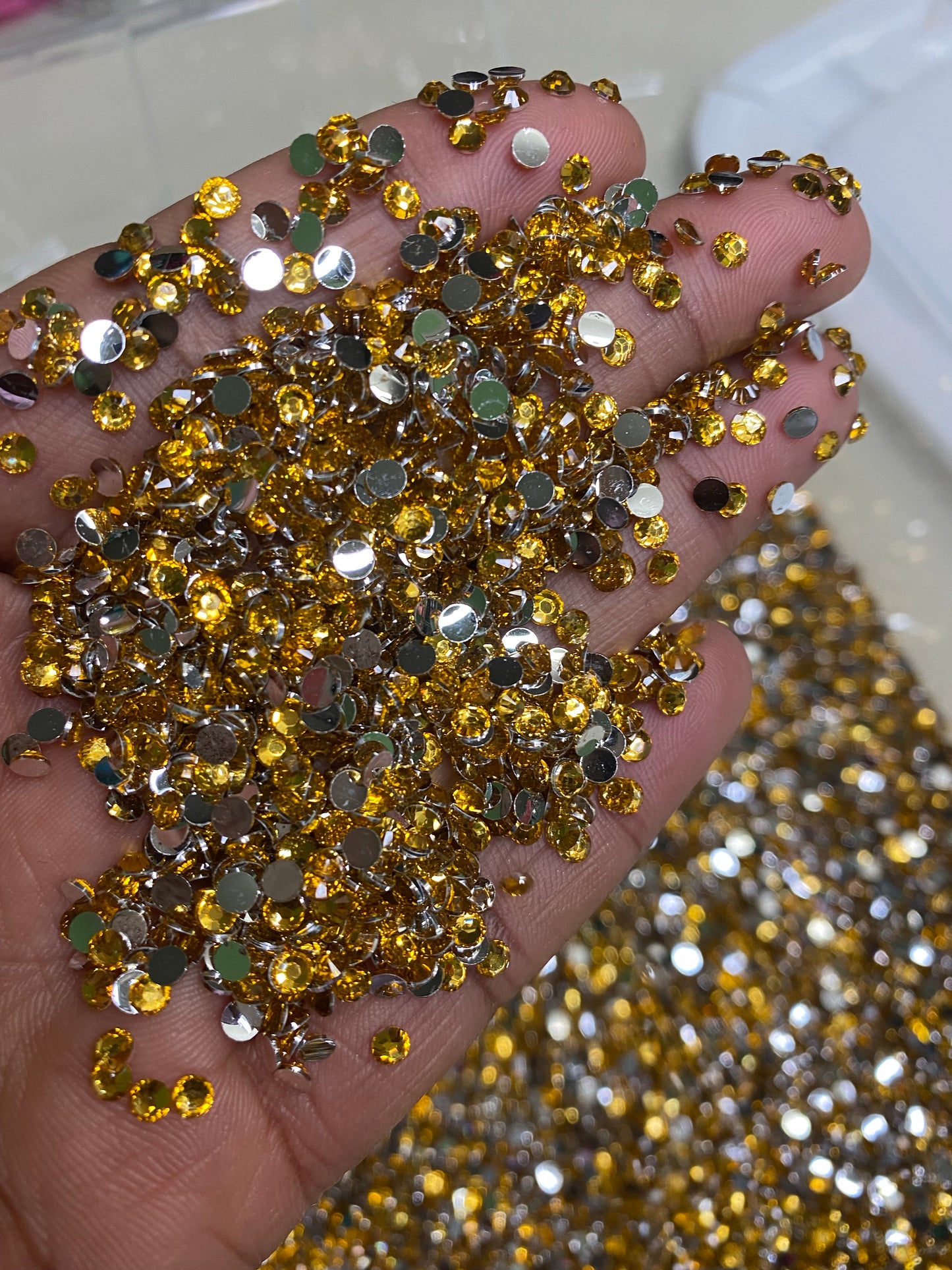 Topaz Gold Resin Rhinestones