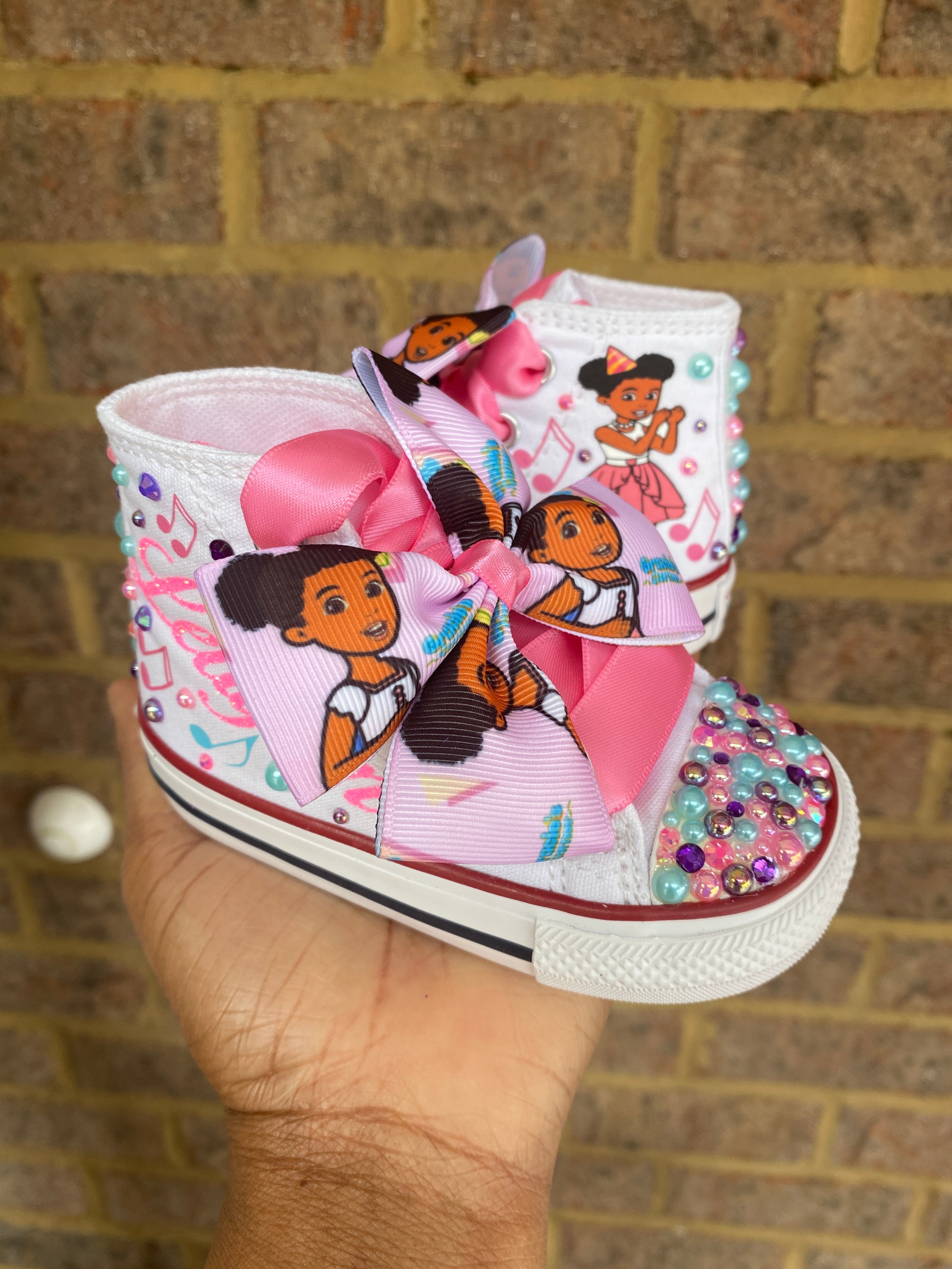 Doc clearance mcstuffins converse